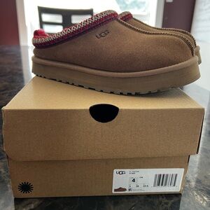 Size 4 kids (5 women’s) k tazz Uggs